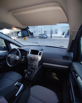 Opel Zafira cena 10500 przebieg: 217000, rok produkcji 2009 z Łódź małe 92